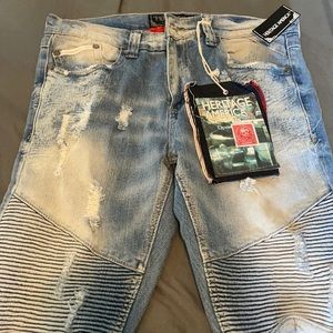 Heritage America 34/33, light wash blue.